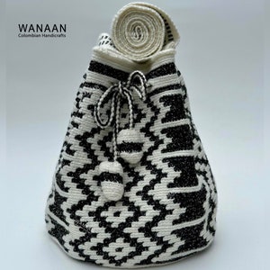 Medium Silk Thread Wayuu mochila / Bag / Black & pink Tote / Handmade / Crochet / Crossbody /Boho / Colombia / Mochila con hilo de seda /