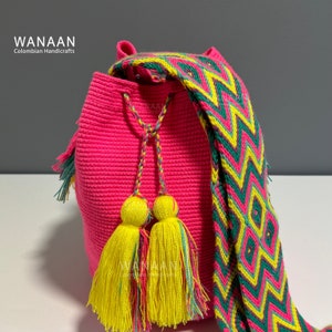 Large Wayuu Bag / Neon Pink Mochila / Handmade / Crossbody Boho hippie / Handbag / Mochila de Coleccion / Beach Bag