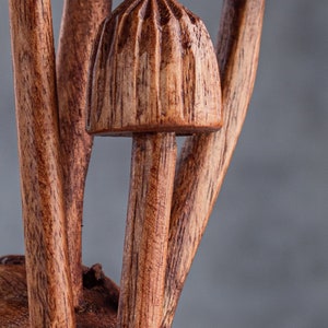 Handmade Wooden Mushroom Sculpture: Unique Jempinis Wood Carving, 5" bild 4