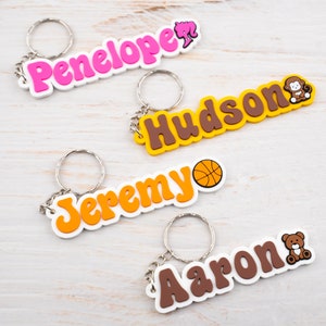 Personalisierter Schlüsselbund Benutzerdefinierter Name Schlüsselbund PVC Personalisierte Namen Tags für Schlüssel, Taschen, Rucksack, Koffer, Gepäckanhänger, Geschenk für Ihre Kinder
