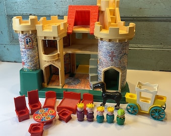 Vintage Fisher Price play family Castle 70’