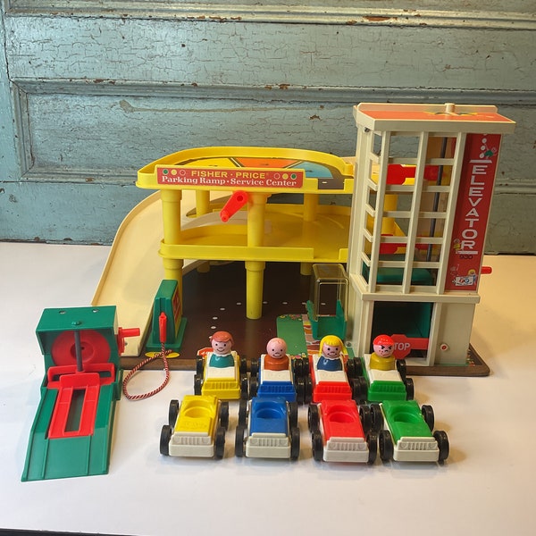 Vintage Fisher Price play family garage 70’