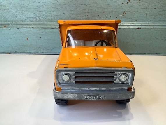 Orange tonka dump truck 2025
