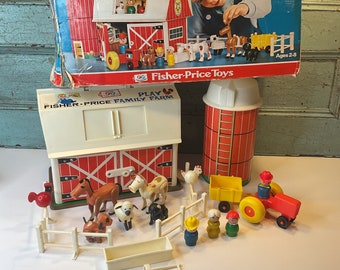 Vintage Fisher Price Play Family Farm 70’