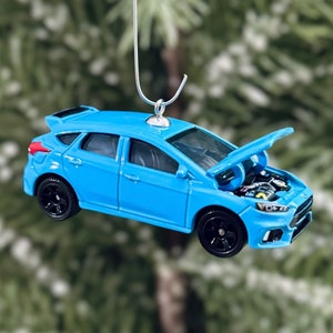 Ford Focus RS Baumschmuck (aufklappbare Motorhaube)