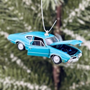 1970 Oldsmobile 442 Christmas Tree Ornament (Opening Hood & Doors)