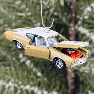 1970 Chevrolet Chevelle SS Christmas Tree Ornament (Opening Doors & Hood)
