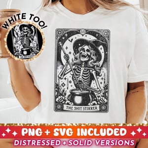 Carta de Tarô de Bruxa Engraçada SVG PNG, Design de Sublimação de Esqueleto de Agitador de Merda, Caneca de Camiseta de Halloween Sarcástica Png Arquivo de Corte SVG, Download Digital