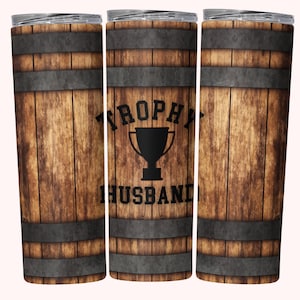 Envoltura de vaso de marido trofeo para hombres, vaso de hombre divertido PNG, diseño de vaso flaco de 20 oz, descarga instantánea, vaso recto y cónico PNG