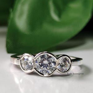 Moissaniet ring set ring/kleurloze ronde moissaniet ring/drie stenen trouwring/kleurloze moissaniet halve ring set drie stenen ring