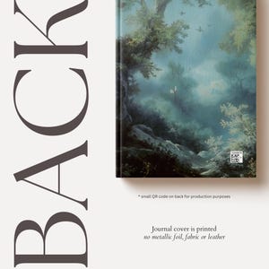 Puede incluir: Una portada de diario impresa con una escena de bosque brumoso en tonos azules y verdes. El texto en la portada dice "Journal cover is printed no metallic foil, fabric or leather".