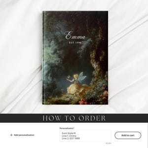 Puede incluir: Una portada de diario personalizada con una ilustraci&oacute;n de hada en un entorno de bosque. La portada presenta el texto "Emma EST 1999".