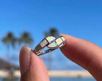 Opal Ring / Sterling Silver Ring / October Opal Ring / Birthstone Ring, Twist Opal Ring, White Fire Opal, Gift for Her, 925 Sterling Silver
