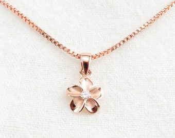 Roségouden bloemenketting, plumeriabloemketting met zirkonia, schattige Hawaiiaanse bloem, eilandstijlsieraden, roségoud