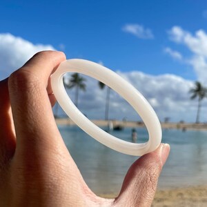 Thick White Jade Bangle, Smooth, Round, Comfort fit, Minimal Bangle, 8 mm, 1 Piece, 7.75 inch