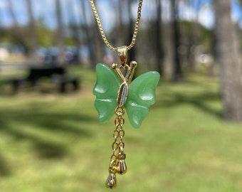 Collar de mariposa de jade • Cadena impermeable rellena de oro • Joyería de jade real para ella • Colgante de mariposa verde • Regalo sin deslustre para mujeres