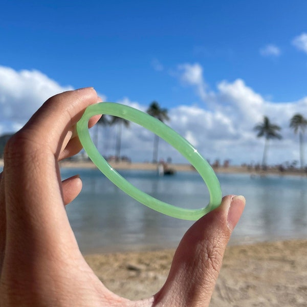 Light Green Jade Bangle, Smooth, Round, Comfort fit, Minimal Bangle, 5 mm, 7.5-8.0 inch