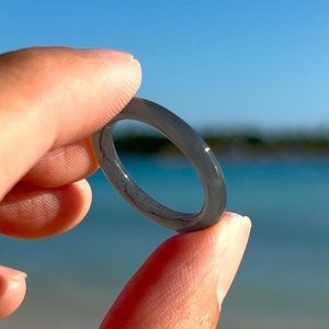 Dunkelgrauer Jade Ring, Stapelbare Ringe, Wasserdicht, Einfaches Minimalistisches Geschenk für Sie, Island Jade Collection, Größe 7,5, Größe 8