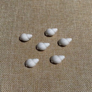 Cuentas de concha de mar, cuentas de porcelana esmaltadas brillantes, 10 piezas, para joyería DIY, cuentas de concha de colores.