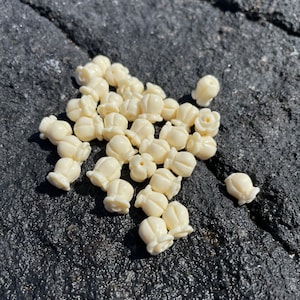 100 pcs Crown Flower Beads - Ivory Crown Flowers, 12mm Loose Beads for DIY Jewelry Making, Hawaiian Coral Tulip Beads