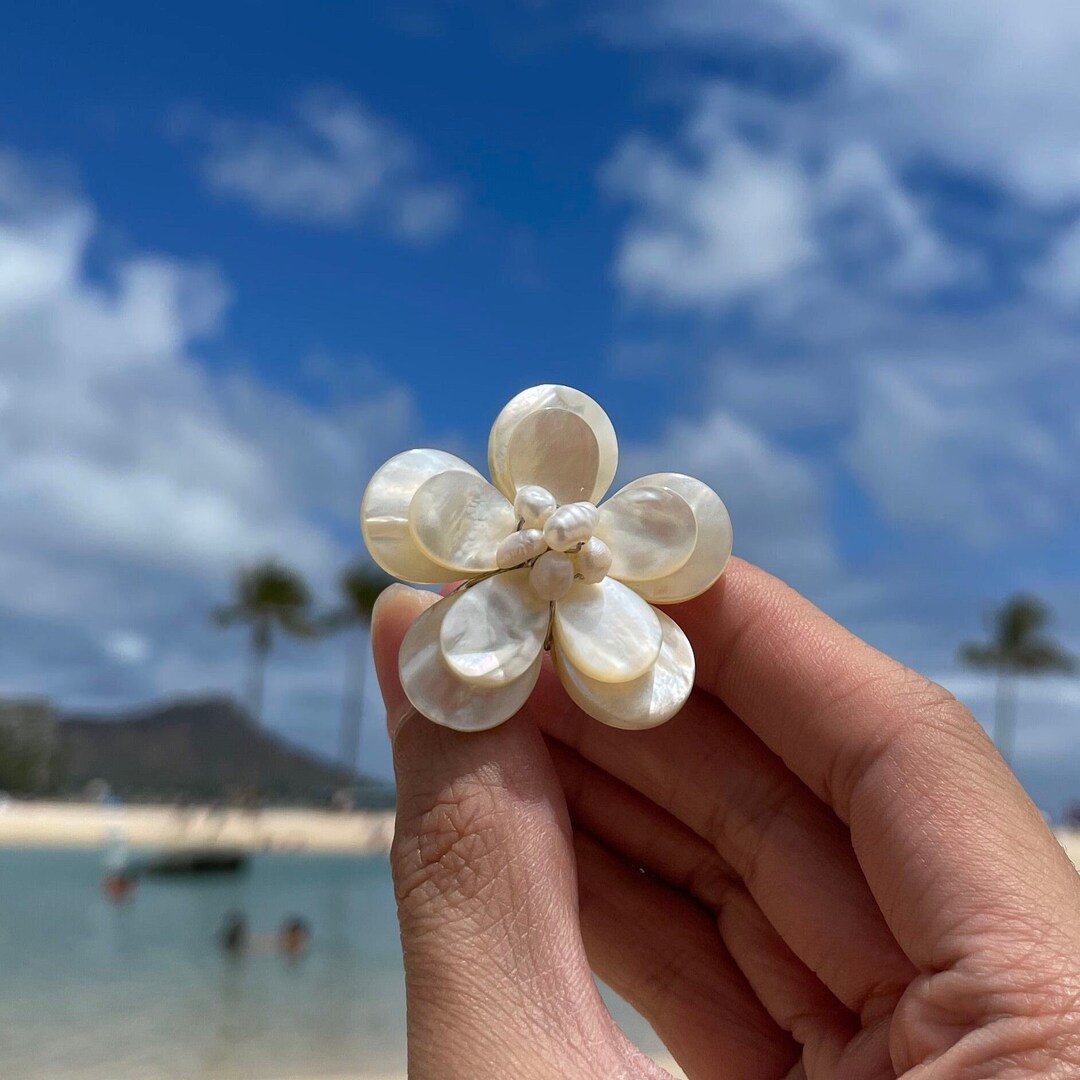 White Shell Ring, Mother of Pearl Ring, Natural Shell Flower Statement ...