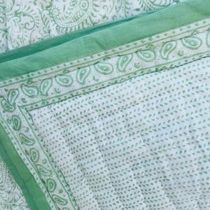 Trapunta in cotone con stampa floreale a blocchi, coperta matrimoniale fatta a mano con motivo paisley verde, trapunte boho