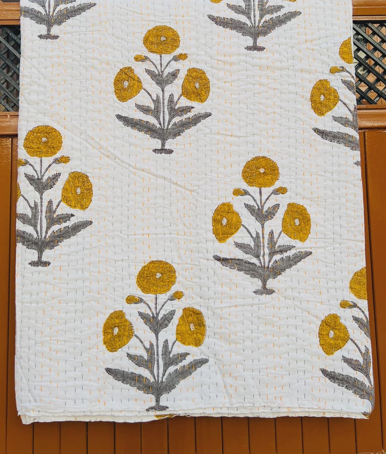 Edredón estampado Jaipuri, cubrecama de algodón floral con bordado Kantha tamaño king, manta Kantha. imagen 1