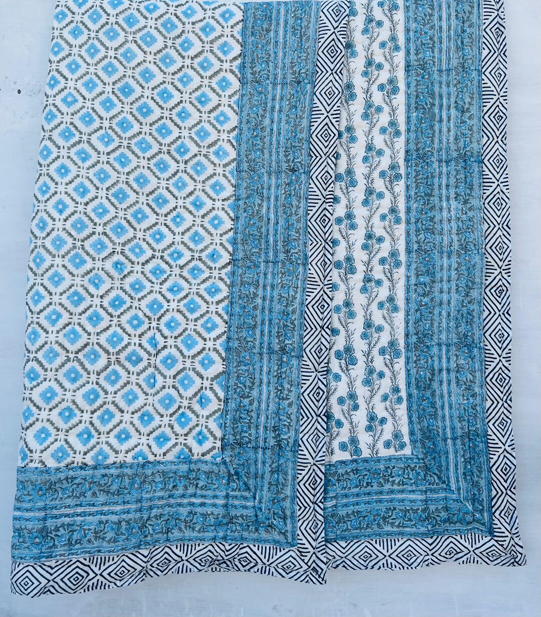 L (Queen ) ブロックプリントリバーシブルキルト ブルーフローラルブロックプリントキルト：クイーンリバーシブルラザイ