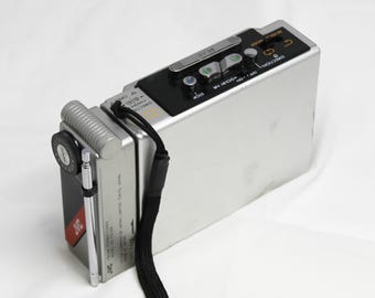 Vintage JVC CQ-22K Walkman Style Cassette Player With Radio