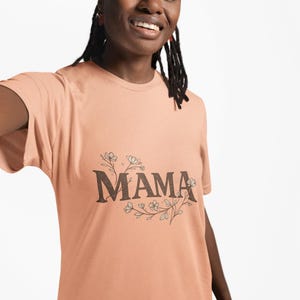 Camisa floral bohemia para mamá - Camiseta retro para el Día de la Madre imagen 13