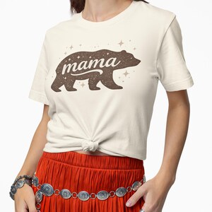 Camiseta Mamá Osa / Silueta de Osa con Estrellas imagen 2