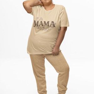 Camisa floral bohemia para mamá - Camiseta retro para el Día de la Madre imagen 11