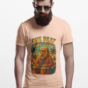 Camiseta gráfica vibrante para amantes de la música: Camiseta unisex "One Beat One Love" imagen 7