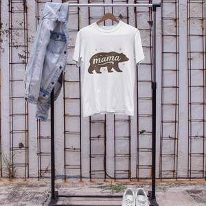 Camiseta Mamá Osa / Silueta de Osa con Estrellas imagen 1
