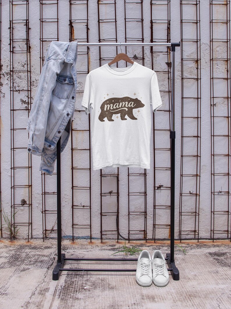 Camiseta Mamá Osa / Silueta de Osa con Estrellas imagen 1