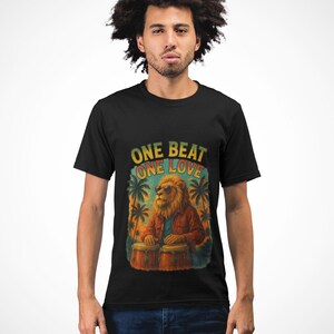 Camiseta gráfica vibrante para amantes de la música: Camiseta unisex "One Beat One Love" imagen 5