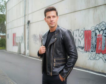 Chaqueta de motociclista de piel de pitón auténtica negra – Lujosa chaqueta con cremallera estilo motero en piel de serpiente