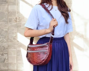 パイソン柄スネークスキンクロスボディトラベルバッグ