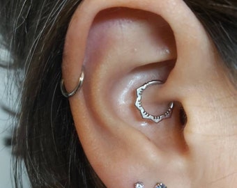 Boucles d'oreilles fleur Daith en acier chirurgical 16G | Anneau de décantation articulé| Piercing 1,2 * 8/10 mm Argent Or | Bijoux piercing Daith| Clic de septum