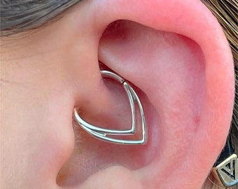 16G F-136 Titanium dubbele V-vorm Daith Clicker, scharnierende Daith Ring, Daith Sieraden, Daith Hoop, Daith Clicker, Daith Earring 1.2*8/10mm