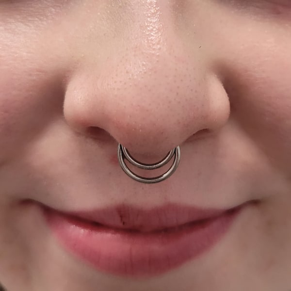 Bijoux double septum en titane de qualité implantaire 16G/ Créoles en argent/ Septum avec charnière en acier/ Créoles à cliquet en titane/ 1,2 x 8/10 mm Argent Or