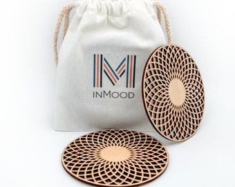 inMood® Stilvolle Untersetzer rund aus Holz/ Set aus 4 Stück/ Getränkeuntersetzer/ Deko/ Geschenk