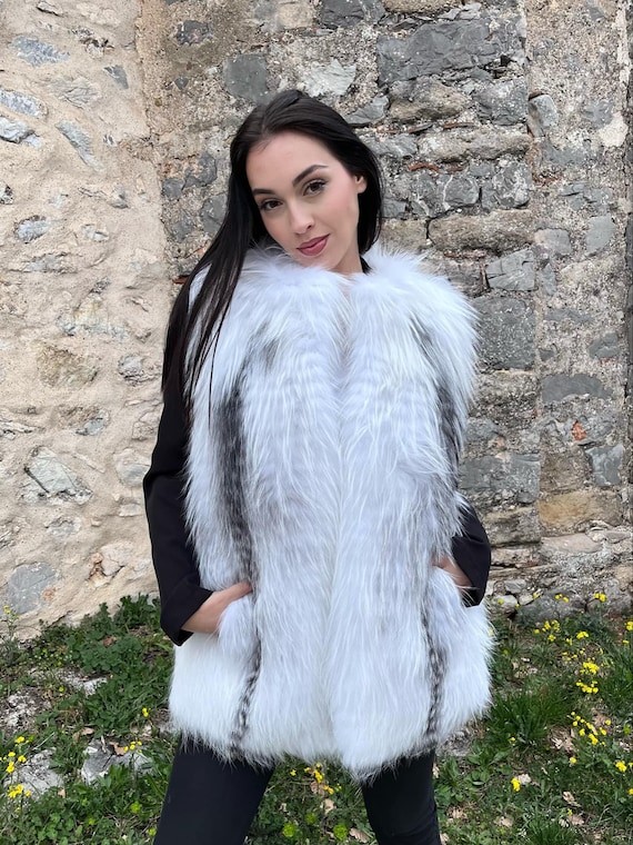 Luxury Fox Fur Vest: Elegant Arctic White Genuine Fur (size Large