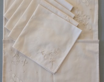 Ropa de mesa 4 tapetes-servilletas vintage sin usar bordados hechos a mano blanco Portugal algodón-poliéster