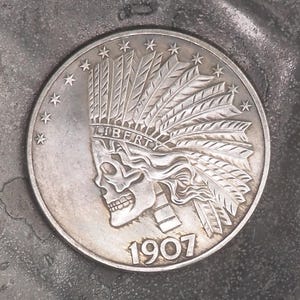 Moneda de 10 dólares con águila americana acuñada a mano, con cabeza de calavera nativa de la Libertad, tamaño dólar de la paz - Moneda/ficha/medalla para juegos de D&D, RPG y MTG