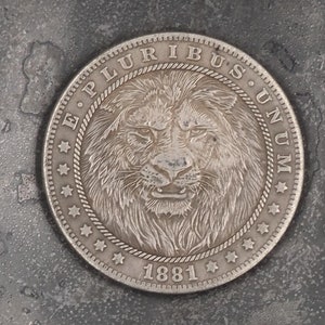 Replica di moneta/gettone/medaglia in argento placcato argento 999 coniata a mano da un dollaro Morgan in argento con leone africano intagliato.