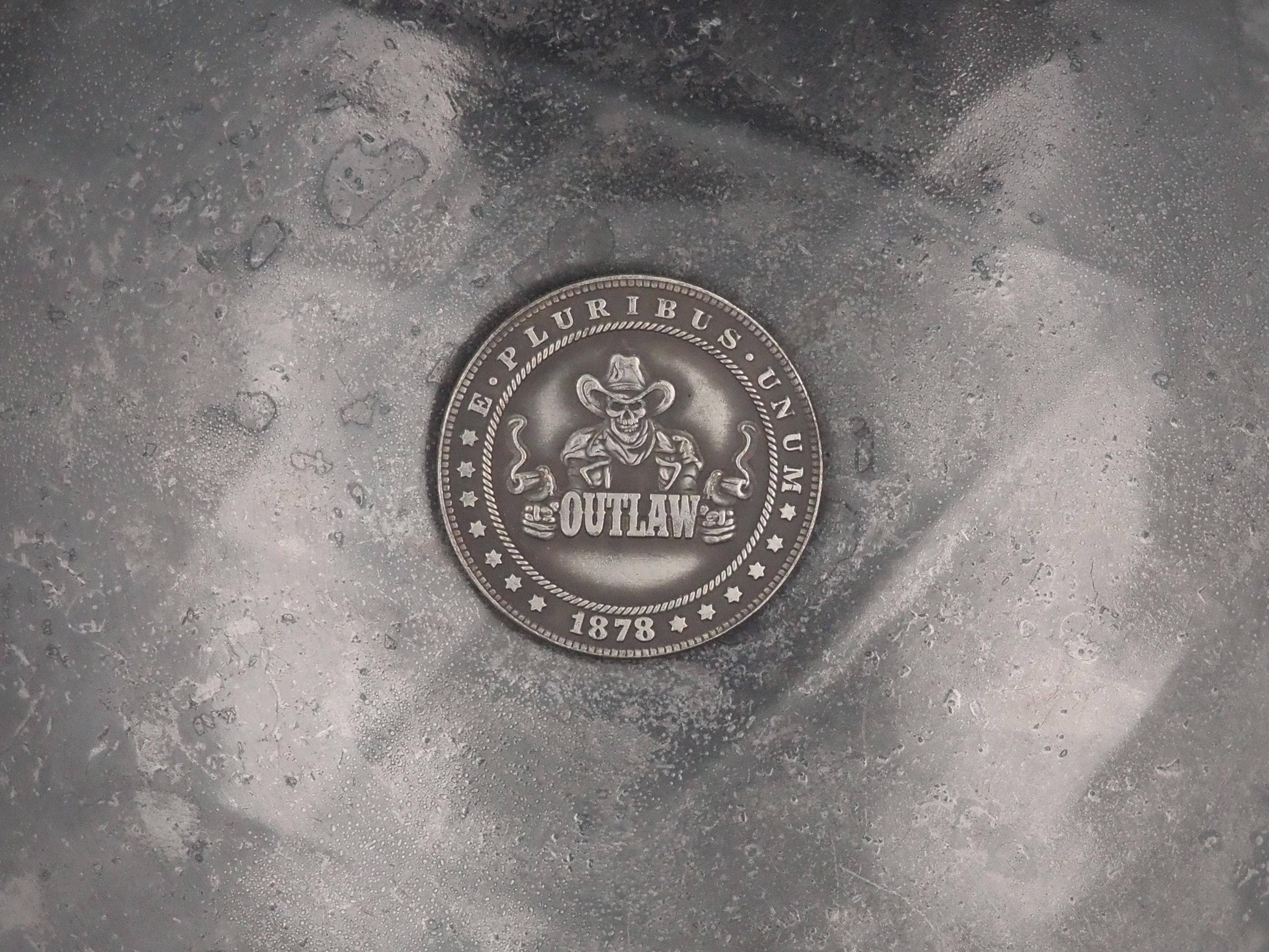 ハンドストラック アンデッド スモーキングガン アウトロー ワイルド ワイルド ウェスト - アメリカ モルガンドル .999 メッキレプリカコイン/トークン  珍品コレクション用 - Etsy 日本