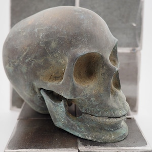 Aged Anatomical Bronzed Macabre Gothic Oddity: A Memento Mori Vanitas Skull Solid Metal Cast Sculpture / Postmortem Death Mask Art Curio