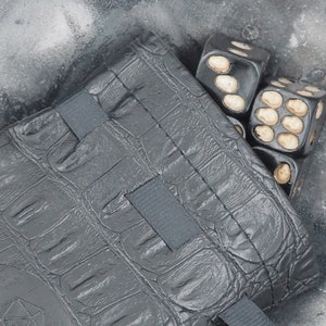 Saco de dados de caveira preta para conjuntos poliédricos, quadrados, D6, D20 - D&D Dungeons and Dragons/MTG/RPG/TableTopGames - Memento Mori/Vanitas/Gothic
