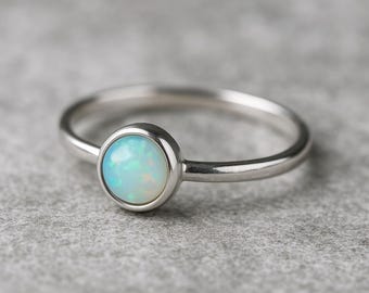 ハンドメイド　シルバー925 　シルバーリング オパール オパールリング、シルバーリング、サイズ変更可能なオパールリング